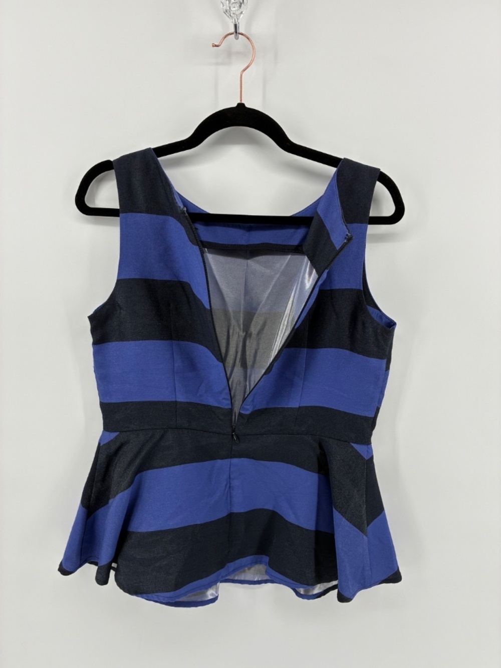Banana Republic Blue Asymmetrical Sleeveless Tank Top - Picture 4 of 8